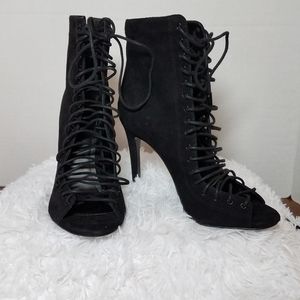 KENDALL & KYLIE Open Lace up BOOTIES